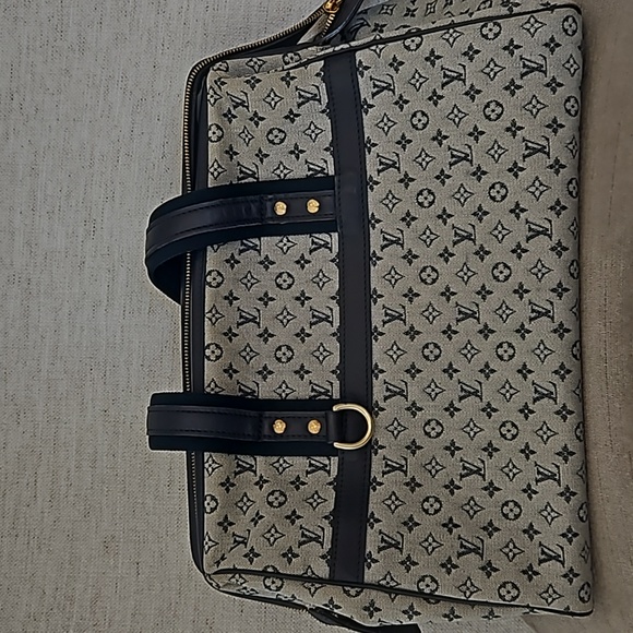Louis Vuitton Handbags - Louis Vuitton Mini Lin Josephine 40
